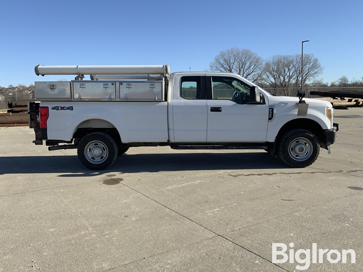 2017-ford-f350-xl-image-4