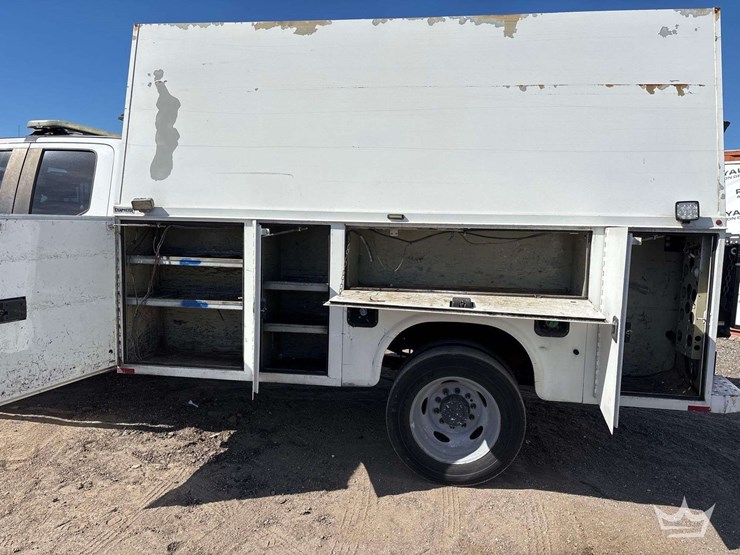 2017-ford-f550-image-21