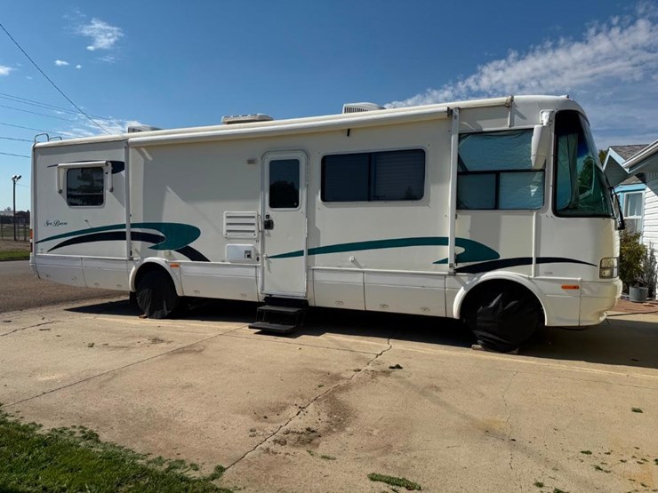 2001-damon-seabreeze-motorhome-image-2