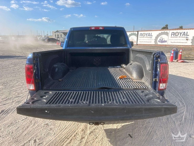 2011-dodge-1500-image-21