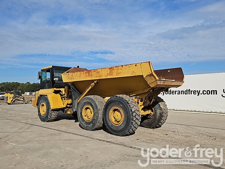 2008-caterpillar-d250e-image-4