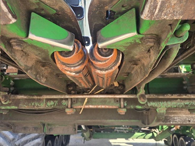 2021-john-deere-c12f-image-17