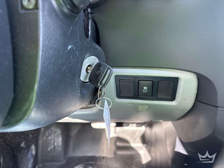 2012-toyota-tundra-sr5-image-25