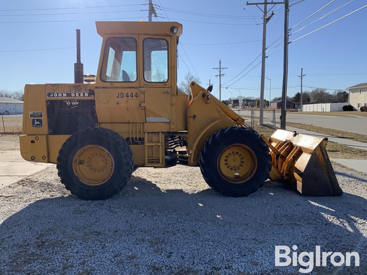1980-deere-444-image-4