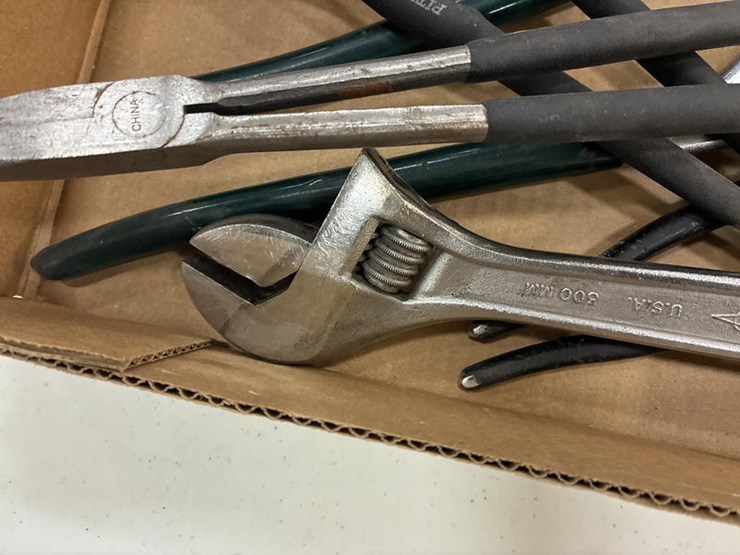 #115324-•-chanel-lock-pliers-&-cresent-wrenches-image-5