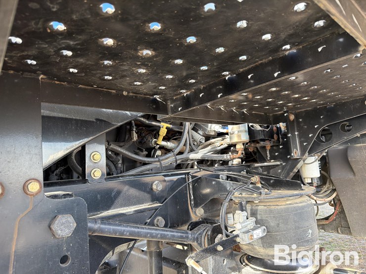 2013-new-holland-sp.240r-image-12