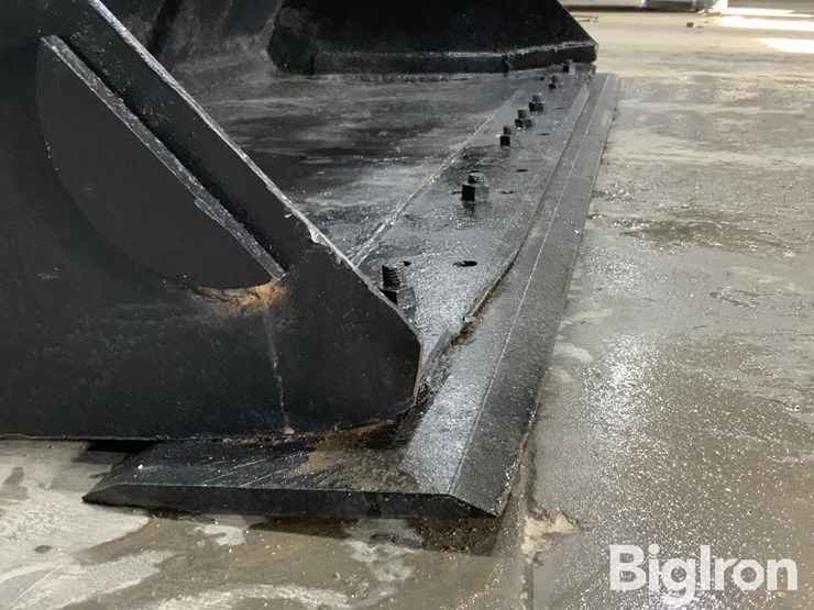 72"-general-purpose-skid-steer-bucket-image-14