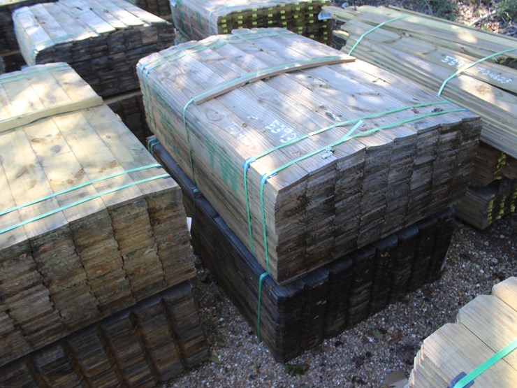 #24651-•-2-bundles-of-5/8in-x-6ft-fence-boards-image-1