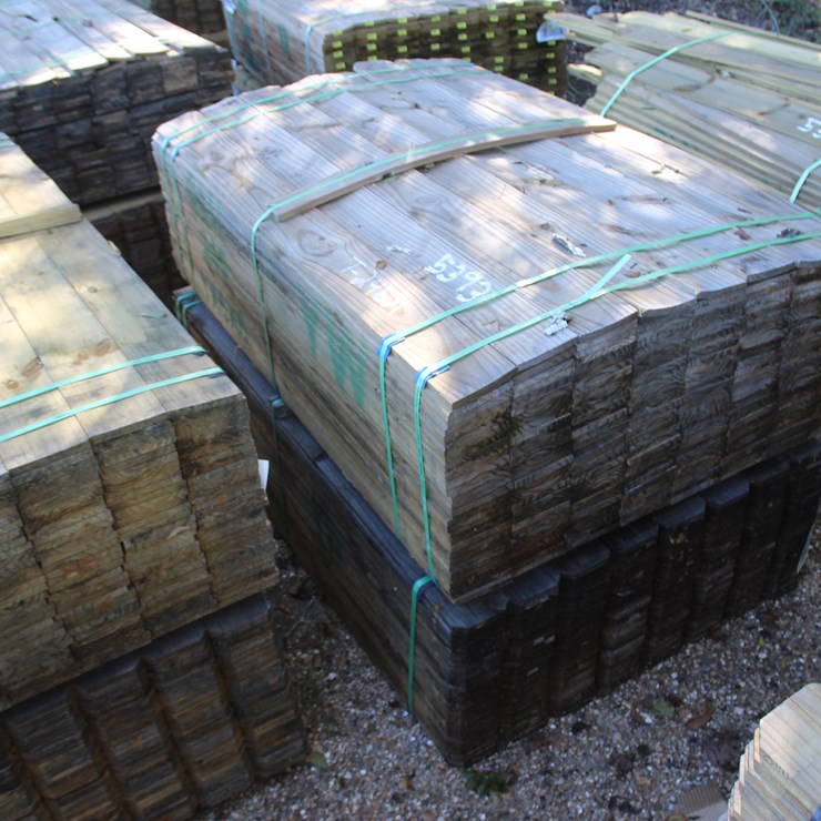 #24651 • 2 BUNDLES OF 5/8IN X 6FT FENCE BOARDS
