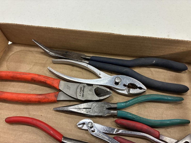 #115323-•-pliers-assortment-image-3