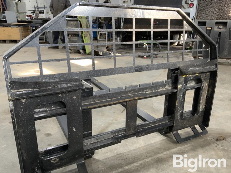 2025-giyi-60"-skid-steer-pallet-forks-&-mast-assy-image-12
