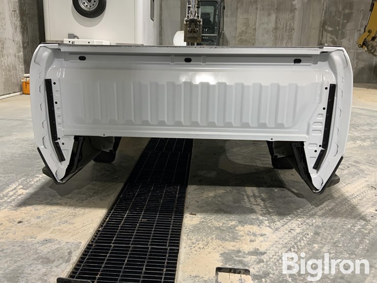 chevrolet-silverado-ltz-pickup-box-&-rear-bumper-image-2