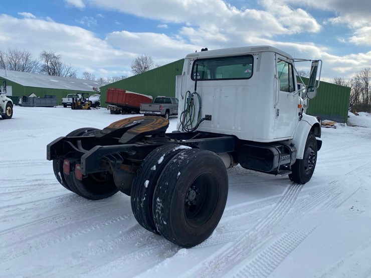 2001-case-ih-4900-image-3