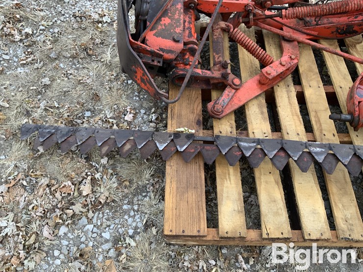 allis-chalmers-7'-3-pt-sickle-mower-image-12