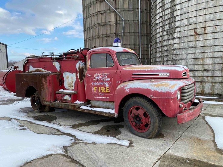 1949-ford-f7-firetruck-image-1
