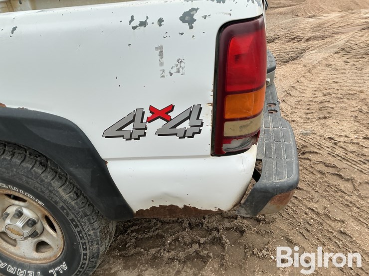 2001-chevrolet-silverado-1500-image-16