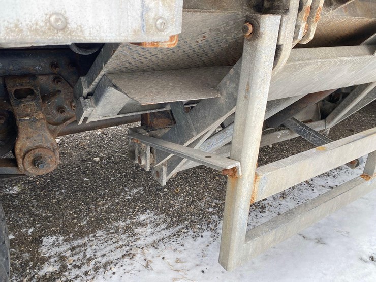 2018-hino-338-image-13