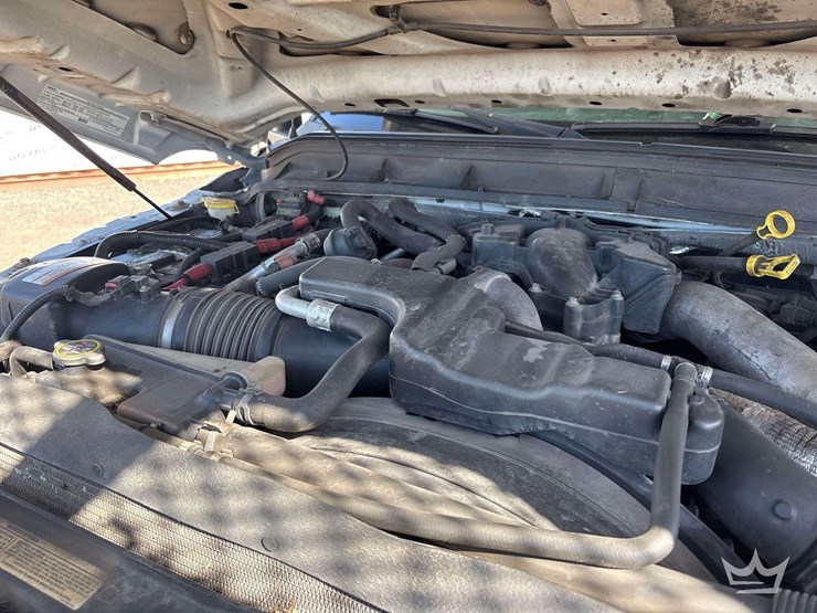 2014-ford-f550-image-17