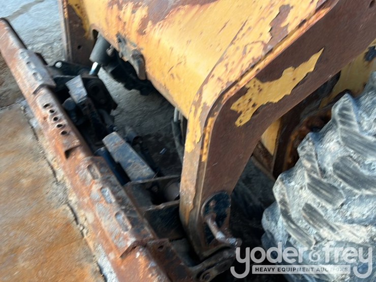 2012-caterpillar-252b3-image-14