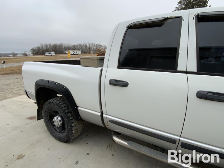 2004-dodge-ram-3500-image-17