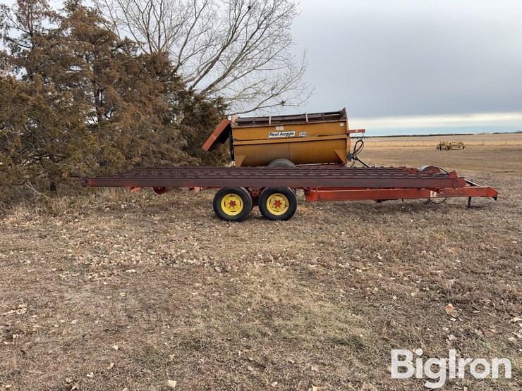 farmhand-12x23-t/a-bale/stack-mover-image-4