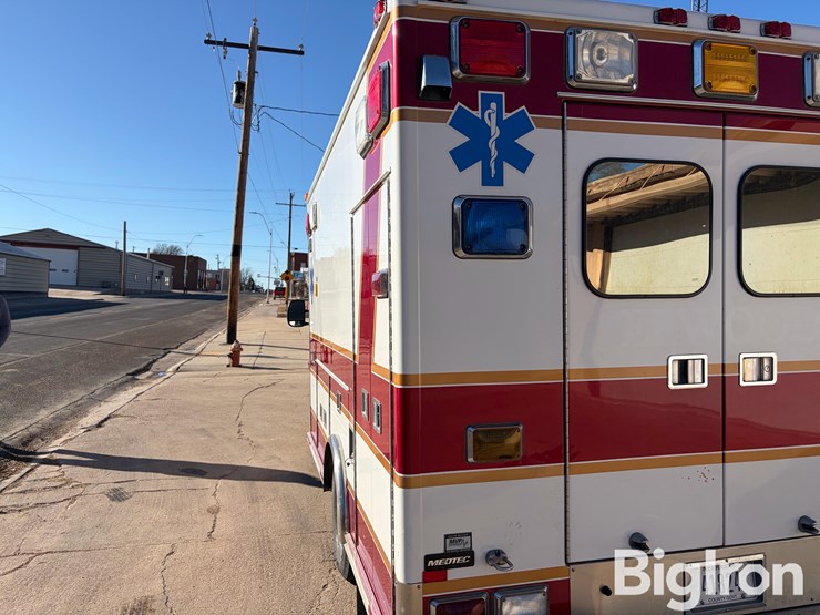 2006-ford-e450-image-13