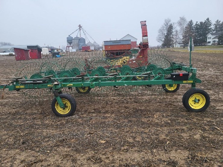 john-deere-704-image-2