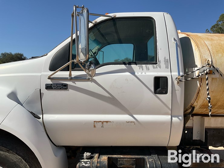 2000-ford-f650-image-9