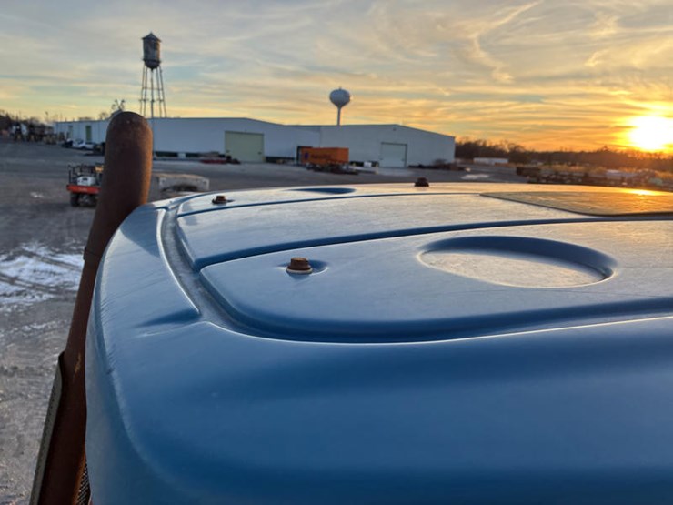 new-holland-8870-image-55