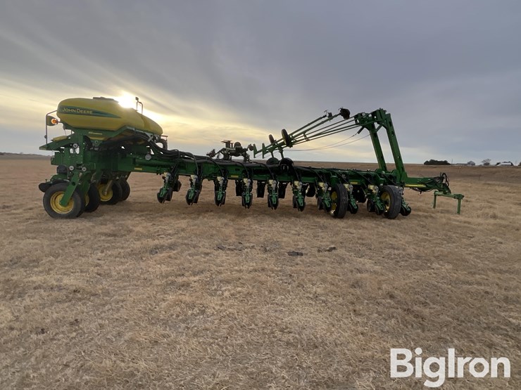 2005-john-deere-1770nt-ccs-image-4