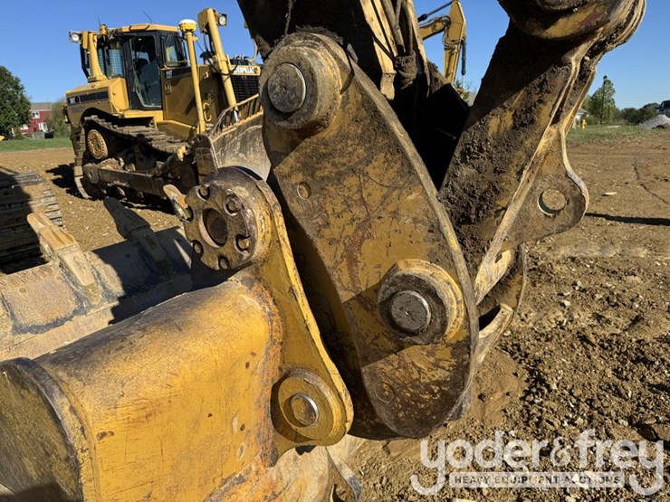 caterpillar-349-image-12