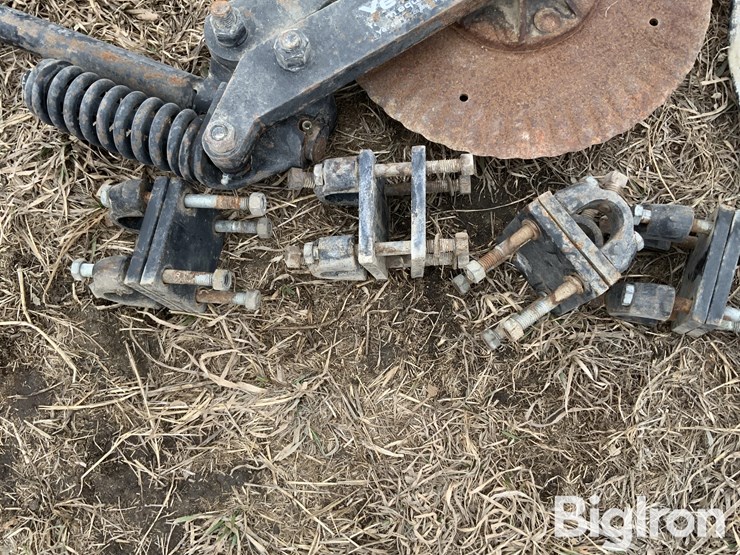 yetter-single-disc-fertilizer-openers-w/mounting-brackets-image-15