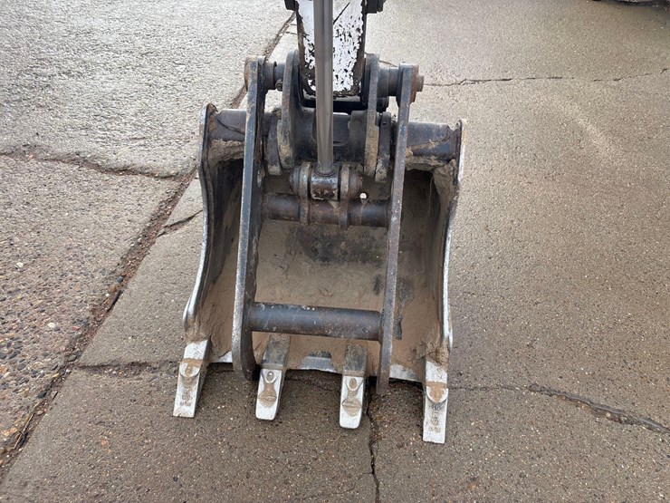 2013-bobcat-e35-image-11