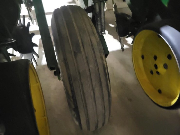 john-deere-7000-image-11