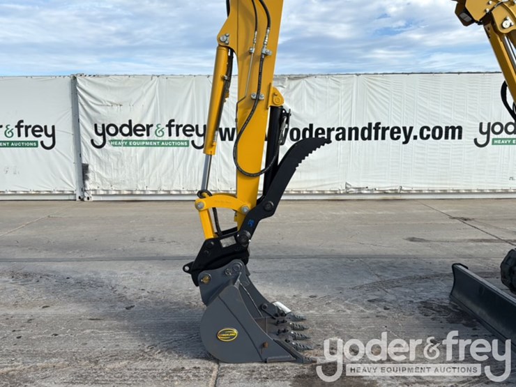 2023-komatsu-pc55mr-image-19