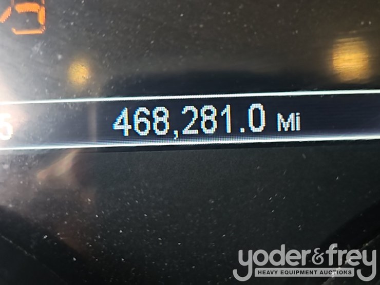 2020-peterbilt-567-image-29