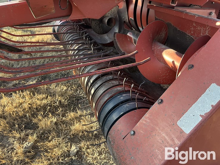 1989-hesston-4650-image-9