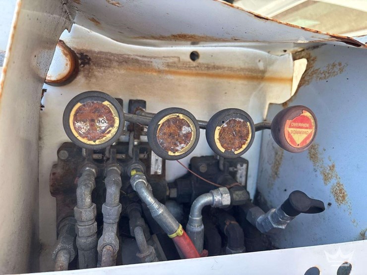 2006-international-durastar-4300-image-48