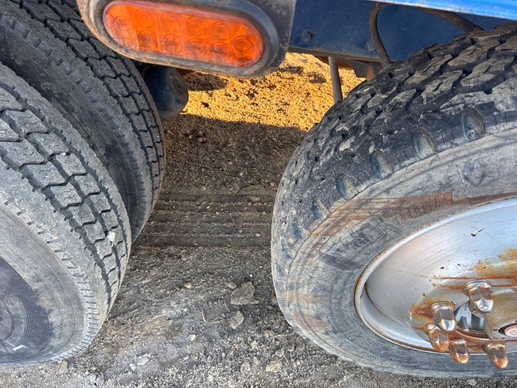 2006-peterbilt-357-image-19