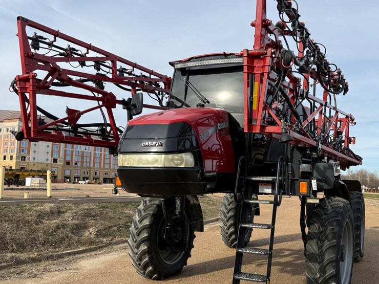 2019-case-ih-patriot-2250-image-1