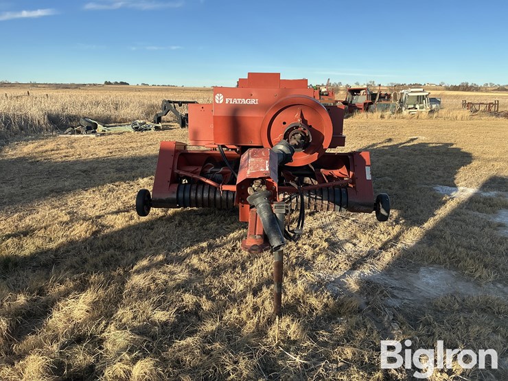 1989-hesston-4650-image-2