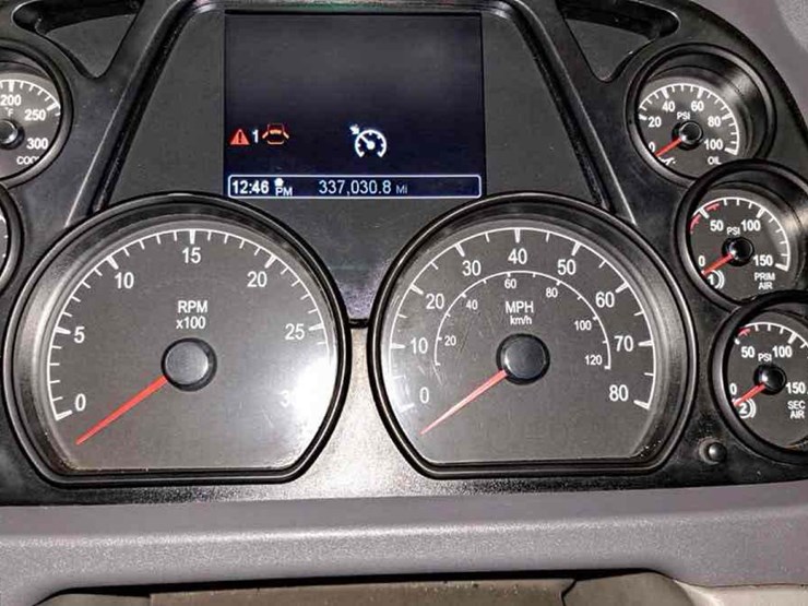 2017-peterbilt-579-image-10
