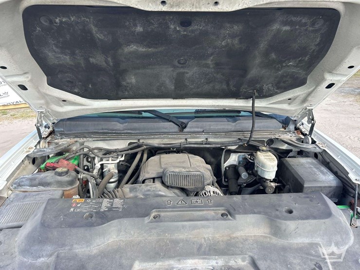 2012-chevrolet-silverado-2500-image-9