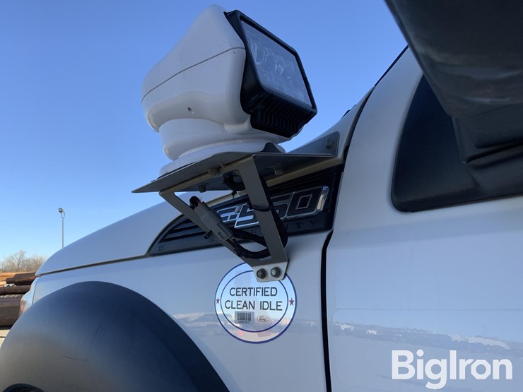 2015-ford-f550-xl-image-13