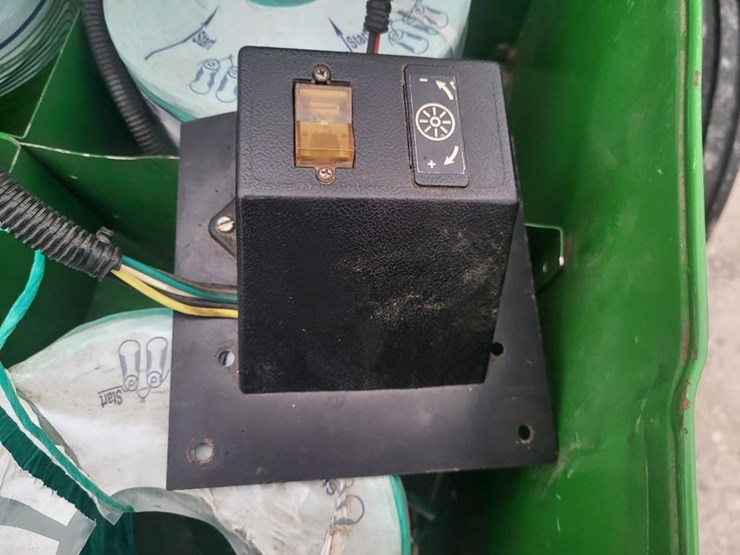 john-deere-348-image-36