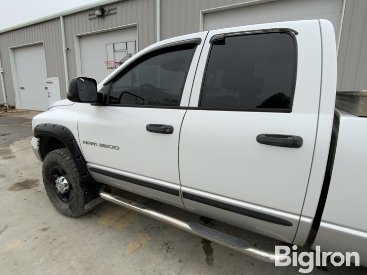 2004-dodge-ram-3500-image-10