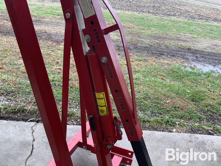 grand-rapids-industrial-product-2-ton-portable-folding-cherry-picker-image-9