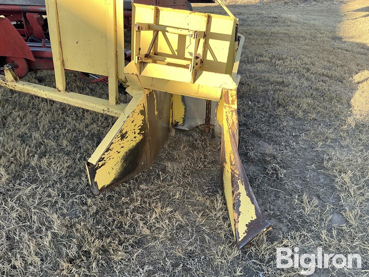 new-holland-1037-image-10