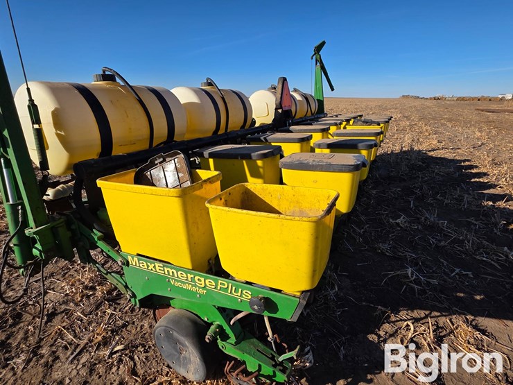 john-deere-1750-image-10