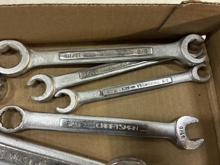 #115306-•-box-of-craftsman-wrenches-standard-image-3